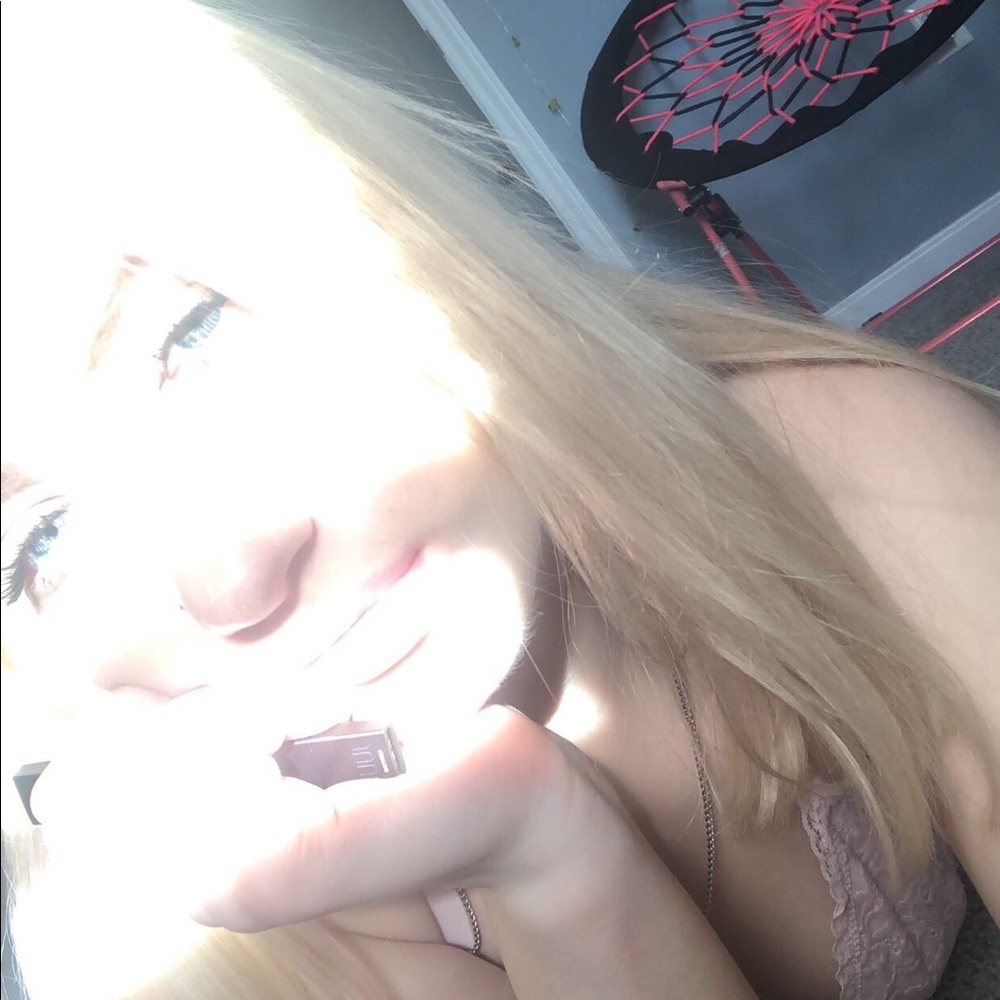 Meet your Posher, Hannah